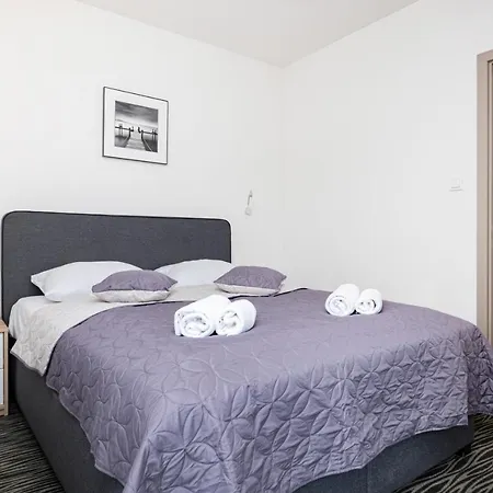 Apartment Piec Morz By Renters